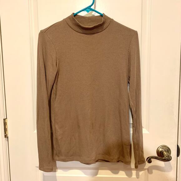 3/$15 Uniqlo Ribbed High Neck Long Sleeve Top in Brown / Tan - Picture 2 of 7